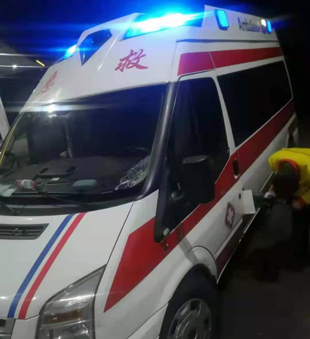 云浮专业救护车出租